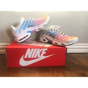 NEW! Nike Air Max Plus Wmns SZ 9.5 White Lifestyle